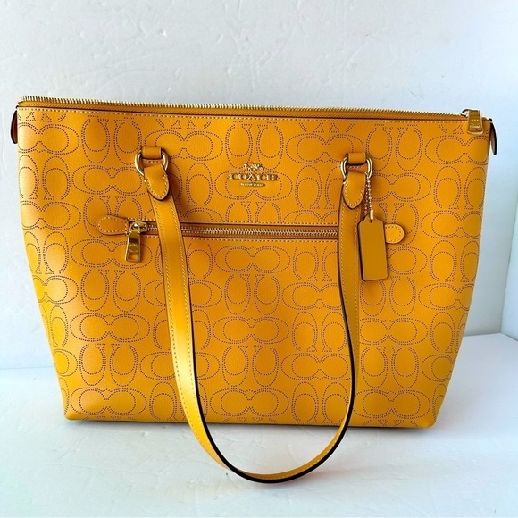 Coach Large NWT Tote Yellow Lazer Embossed Signature Leather - Picture 1 of 12